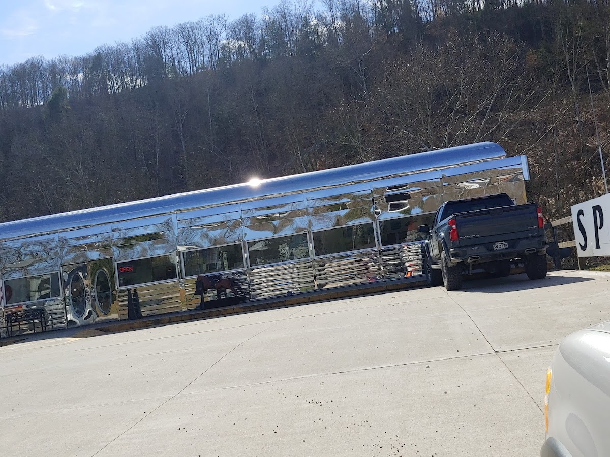 Banner Tyler Speedway Diner 03